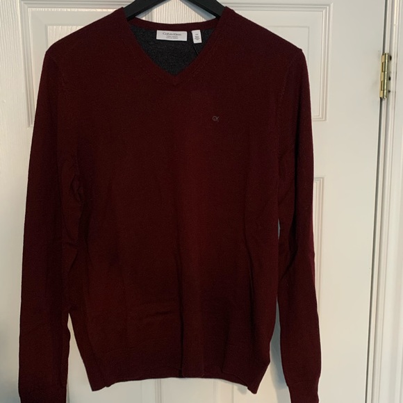 Calvin Klein Sweater - Picture 2 of 7